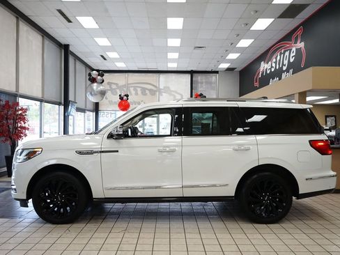 Used 2020 Lincoln Navigator Black Label w/ Cargo Convenience Package image 4