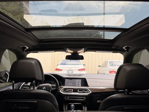 Used 2019 BMW X5 xDrive50i w/ Luxury Seating Package AWD/4WD image 18