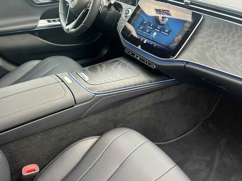 Certified 2025 Mercedes-Benz E 350 4MATIC Sedan image 17