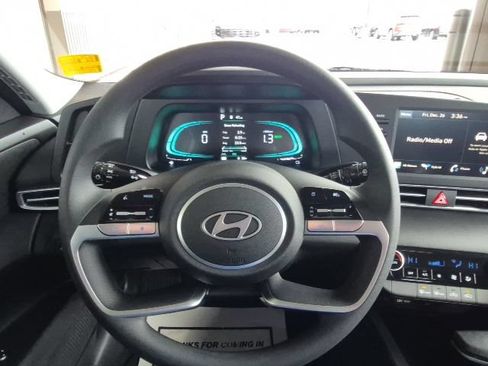 New 2026 Hyundai Elantra Hybrid FWD image 24