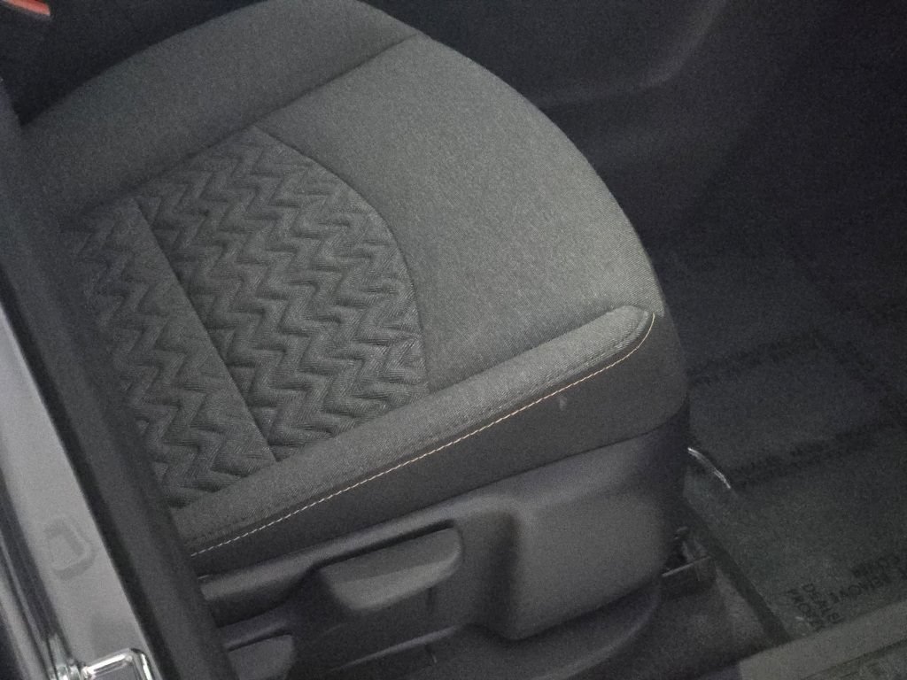 Certified 2024 Chevrolet Equinox LT w/ LPO, Floor Liner Package FWD image 7