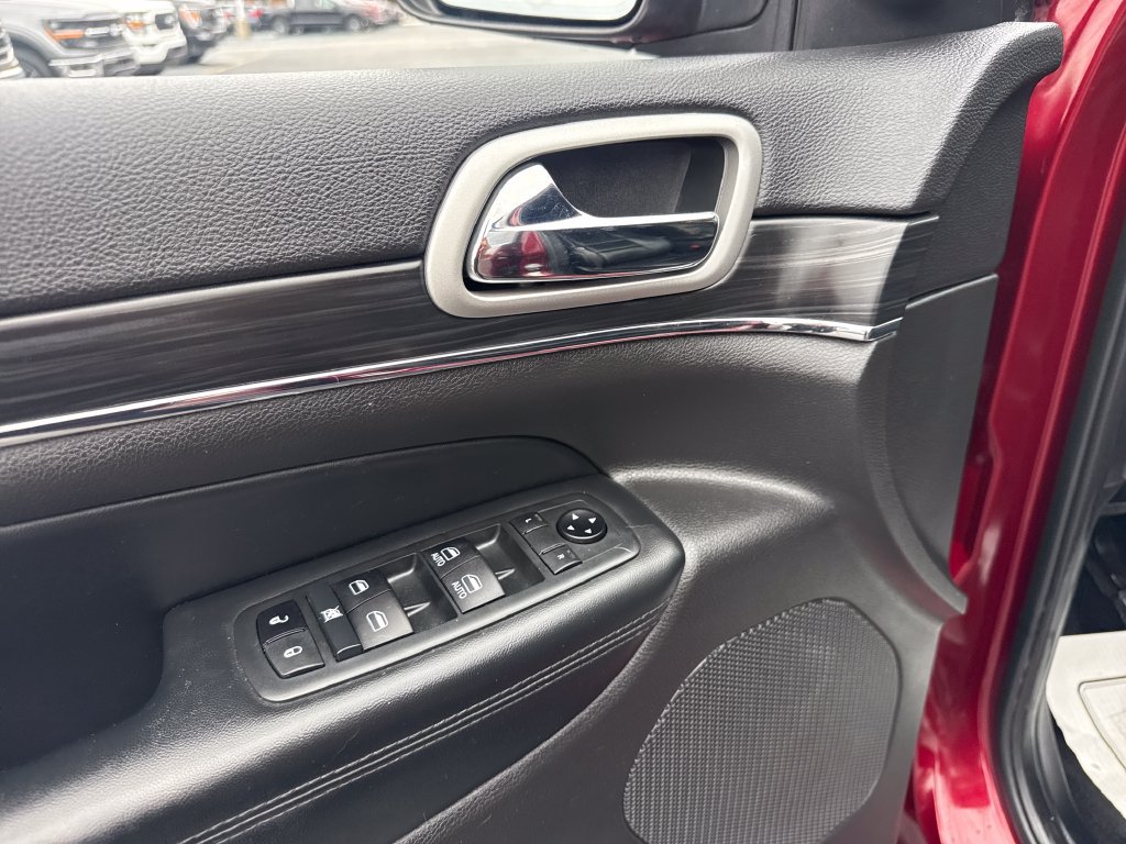 Used 2021 Jeep Grand Cherokee Limited w/ Sun & Sound Group AWD/4WD image 30