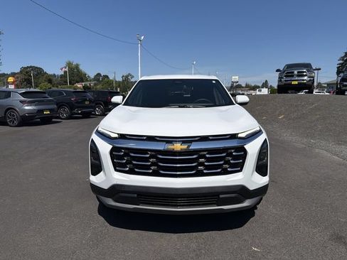 Used 2025 Chevrolet Equinox LT FWD image 10
