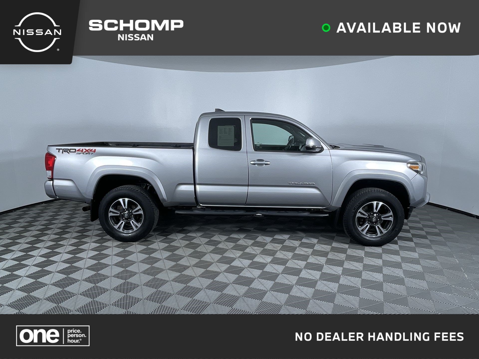 Used 2018 Toyota Tacoma TRD Sport AWD/4WD image 1