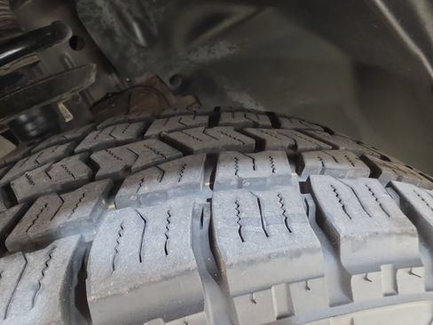 Used 2019 Jeep Cherokee Trailhawk AWD/4WD image 26