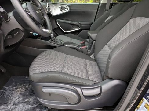 Used 2023 Kia Soul LX w/ Option Group 015 image 17