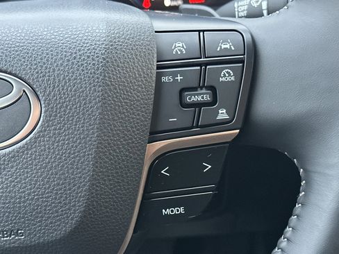 New 2025 Toyota Crown Signia image 27