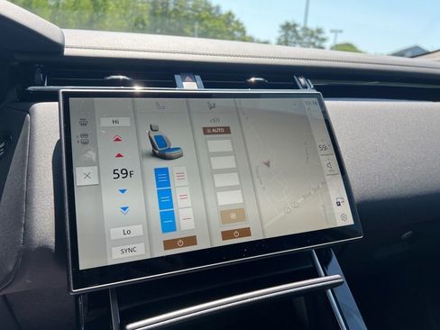 New 2026 Land Rover Range Rover Velar Dynamic SE image 18