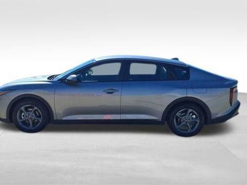 Used 2025 Kia K4 LXS image 6