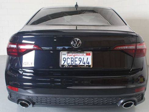 Used 2022 Volkswagen Jetta GLI Autobahn image 8