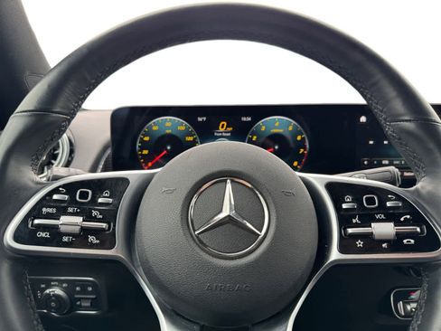 Used 2022 Mercedes-Benz GLB 250 4MATIC image 18