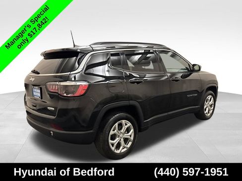 Used 2024 Jeep Compass Latitude AWD/4WD image 5