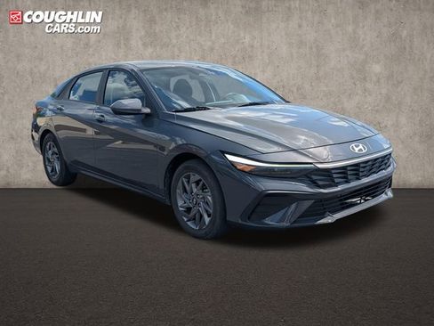 Certified 2024 Hyundai Elantra SEL FWD image 1