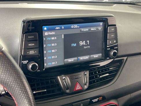 Used 2018 Hyundai Elantra GT Sport w/ Sport Tech Package 04 image 15