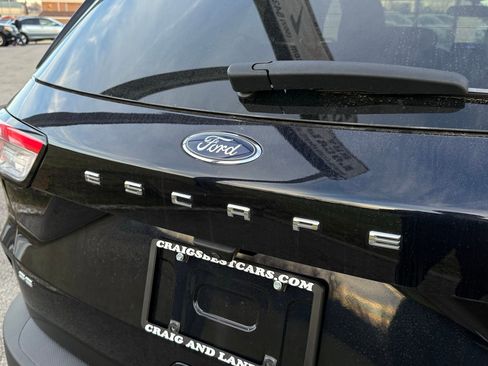 Used 2021 Ford Escape SE image 15