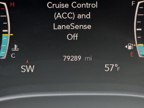 Used 2022 Chrysler Pacifica Touring-L image 2