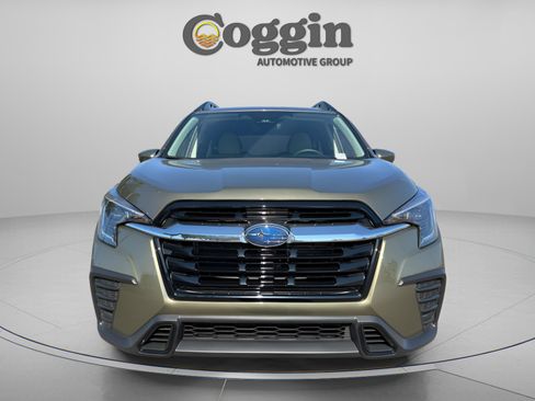 Used 2025 Subaru Ascent Premium w/ Premium Package image 8