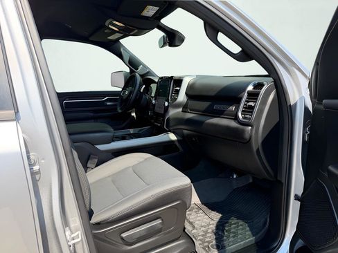 Used 2024 RAM 1500 Big Horn RWD image 32