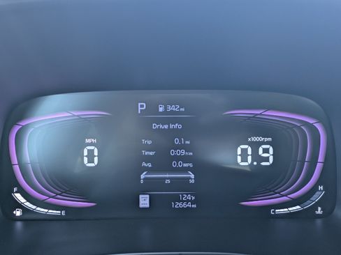 Certified 2025 Kia Soul LX FWD image 28