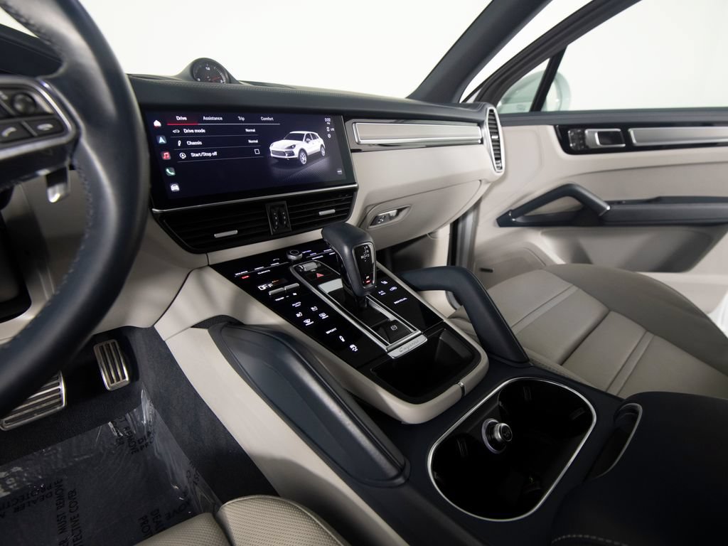 Certified 2023 Porsche Cayenne S Platinum AWD/4WD image 26