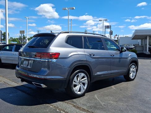 Certified 2023 Volkswagen Atlas SE w/ Panoramic Sunroof Package AWD/4WD image 6