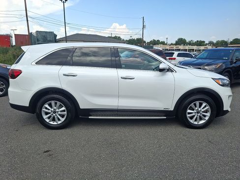 Used 2020 Kia Sorento LX AWD/4WD image 7