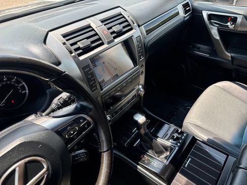 Used 2020 Lexus GX 460 Premium AWD/4WD image 25
