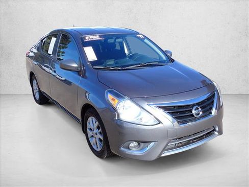 Used 2017 Nissan Versa SV image 6