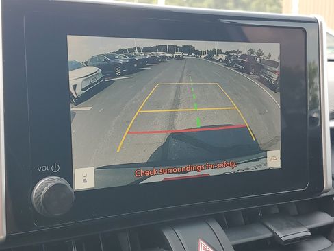 Certified 2025 Toyota RAV4 XLE AWD/4WD image 28