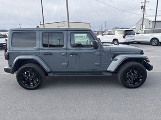 Used 2025 Jeep Wrangler Sahara video 2