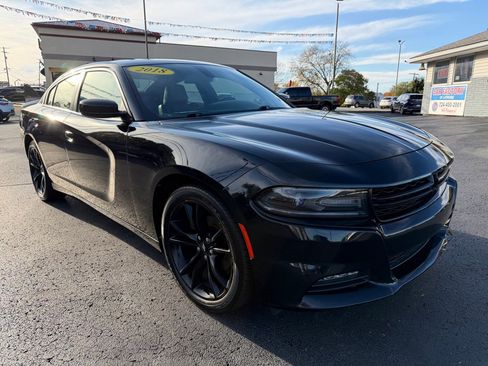 Used 2018 Dodge Charger SXT Plus w/ Blacktop Package image 3