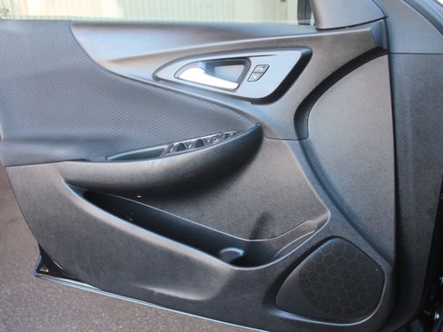 Used 2021 Chevrolet Malibu LT image 12