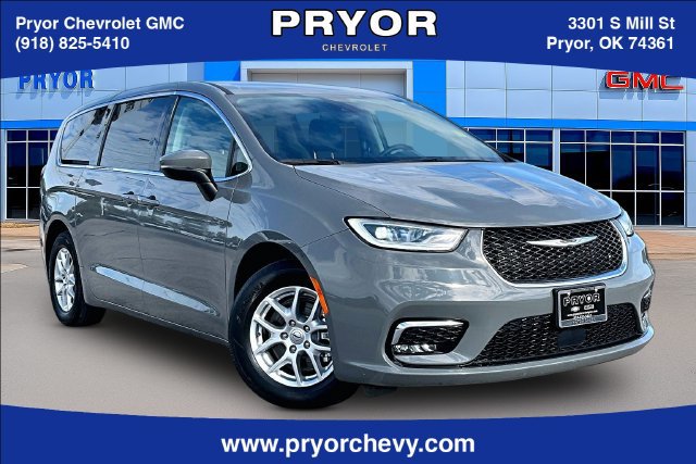 Used 2023 Chrysler Pacifica Touring-L FWD image 1
