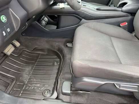 Used 2017 Honda HR-V EX image 12