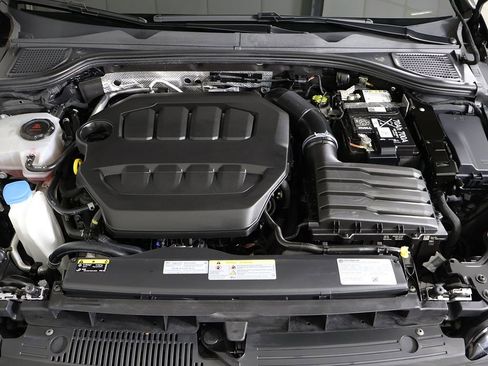 Used 2024 Volkswagen Golf R AWD/4WD image 23