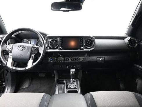 Used 2020 Toyota Tacoma TRD Off-Road AWD/4WD image 22