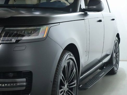 Used 2023 Land Rover Range Rover Long Wheelbase SE image 14