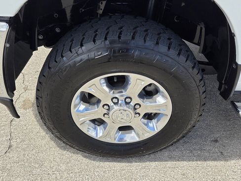 Certified 2024 RAM 2500 Big Horn AWD/4WD image 9