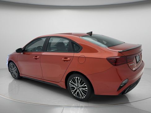 Used 2023 Kia Forte GT-Line w/ GT-Line Premium Package FWD image 4