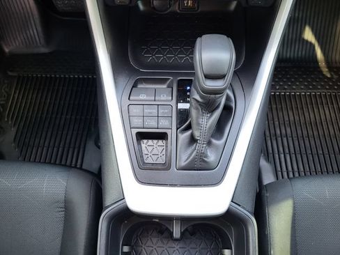 Used 2025 Toyota RAV4 XLE AWD/4WD image 20