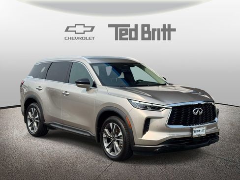 Used 2023 INFINITI QX60 Luxe w/ Cargo Package AWD/4WD image 3