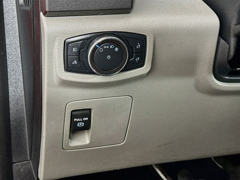 Used 2018 Ford F150 XLT AWD/4WD image 16