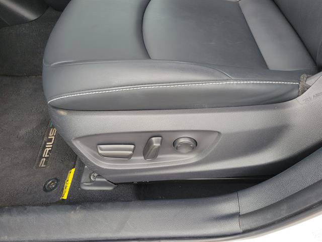 Used 2021 Toyota Prius Prime XLE w/ Carpet Mat Package (TMS) FWD image 12