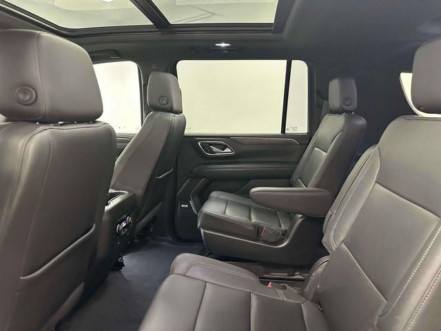 Used 2022 Chevrolet Suburban LT w/ LT Signature Plus Package AWD/4WD image 18