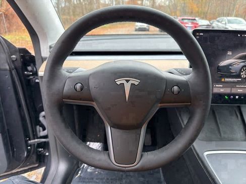 Used 2024 Tesla Model Y Long Range image 21