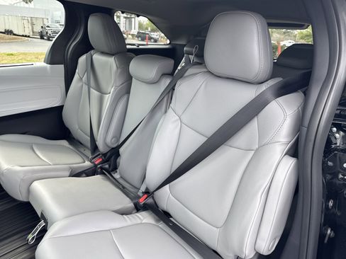 New 2026 Toyota Sienna XLE image 25