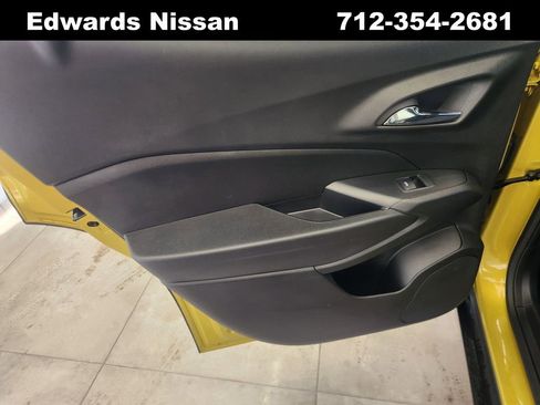 Used 2024 Chevrolet Trax RS w/ Driver Confidence Package image 15