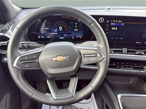 Used 2025 Chevrolet Equinox LT image 23