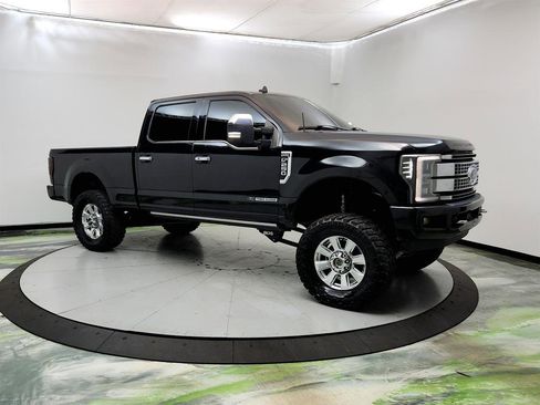 Used 2019 Ford F250 Platinum w/ Platinum Ultimate Package image 3