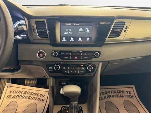 Certified 2018 Kia Niro LX image 22